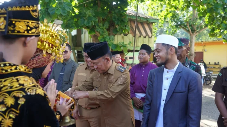 Wabup Merangin Ajak Santri Jadi Benteng Moral di Era Digital