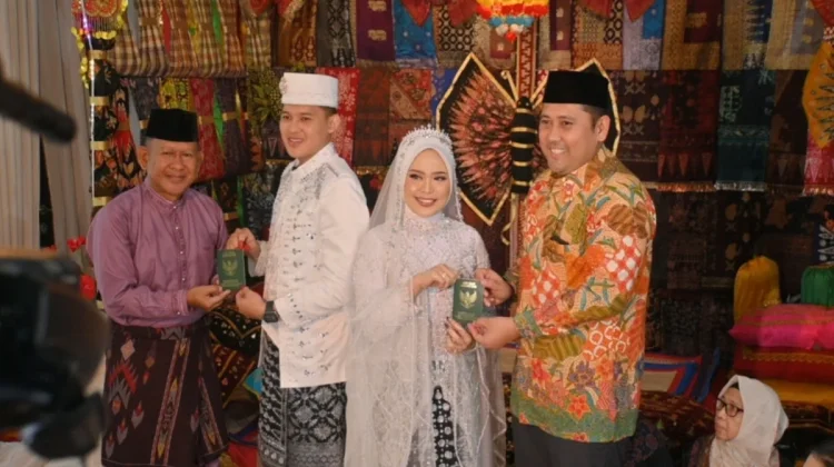 Bupati dan Wabup Merangin Jadi Saksi Nikah Putri Sekda Zulhifni