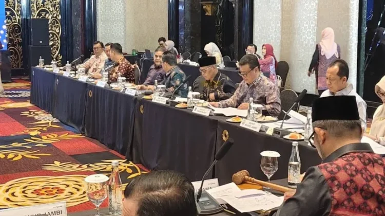 Wawako Azhar Hamzah Hadiri RUPS-LB Bank Jambi