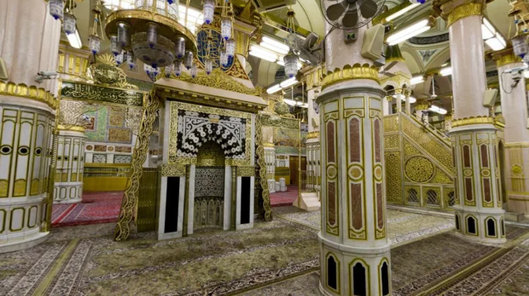 Rahasia Kebersihan 25.000 Karpet Masjid Nabawi yang Selalu Harum dan Nyaman