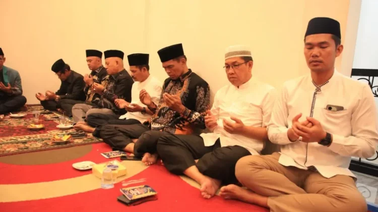 Pimpinan dan Anggota DPRD Takziah kediaman Alm. Dahkir Yahya