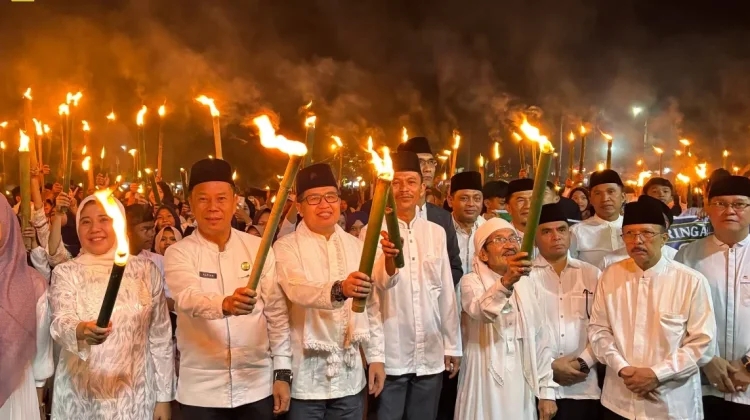Kepala Kemenag sungai Penuh Ikuti Pawai Obor 1 Muharram