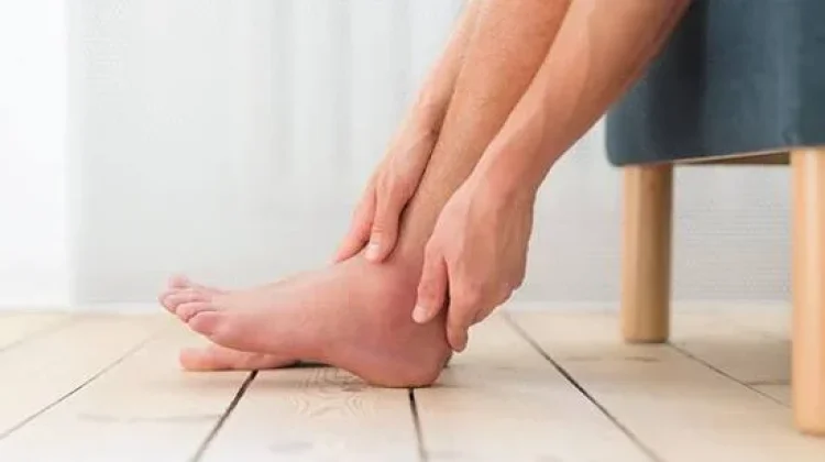Kaki Bengkak karena Ginjal, Kenali Tanda dan Penyebabnya