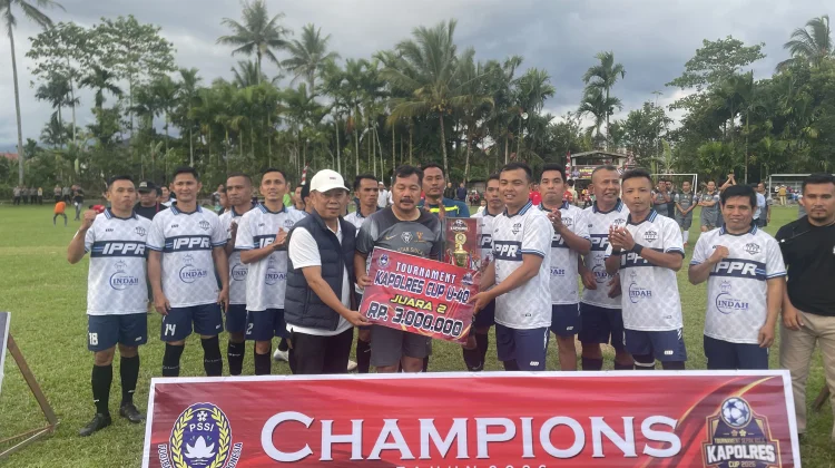 Sekda Alpian Hadiri Penutupan Turnamen Sepak Bola Kapolres Cup I U-40 Tahun 2026