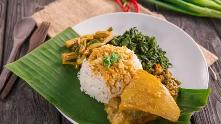 Cara Sehat Menyantap nasi Padang