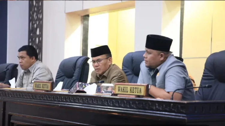 Banggar DPRD Sampaikan Laporan Hasil Pembahasan Raperda APBD 2025