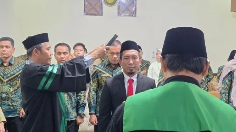 Ketua Pengadilan Agama Sarolangun Resmi Lantik Panitera Pengganti Baru
