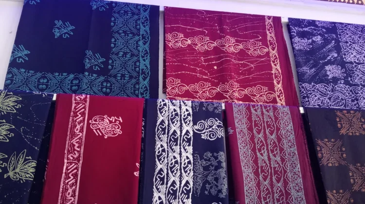 jelang HUT RI, Pesanan Batik Merah Putih di Sungai Penuh Ikut Meningkat