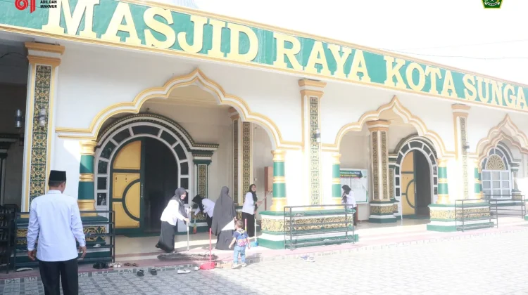 Kemenag Sungai Penuh Ajak Warga Budayakan Bersih-Bersih Masjid