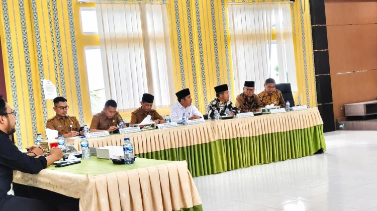 KAKANKEMENAG KERINCI HADIRI RAPAT PAKEM