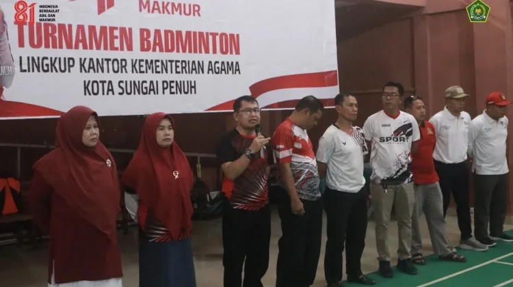 Sambut HUT RI Kemenag Sungai Penuh Gelar Lombag Badminton