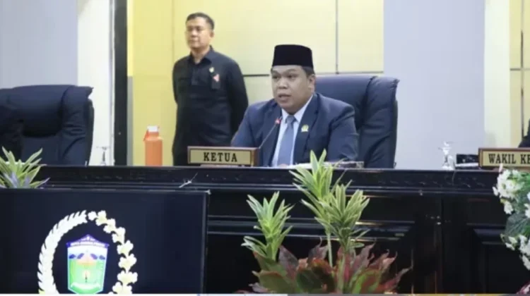 Rapat Paripurna, Mengikuti dan Mendengar Sidang Tahunan MPR RI