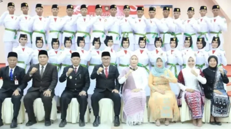 Ketua DPRD Hutri Randa Hadiri Pengukuhan Paskibraka Kota Sungai Penuh 2026