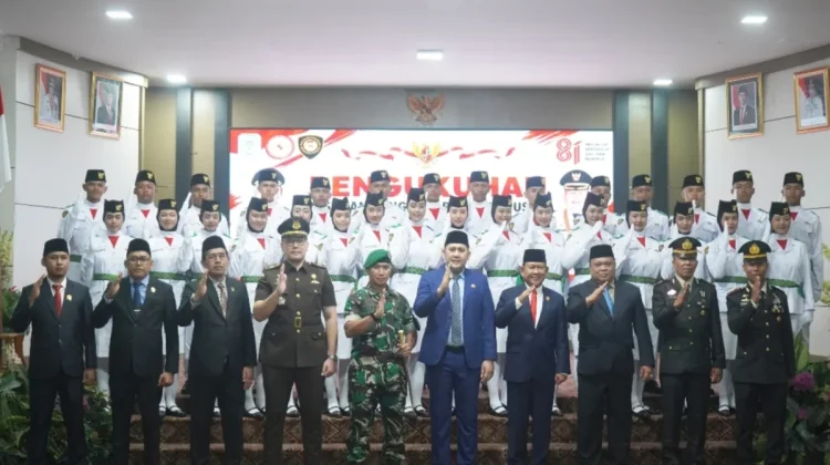 31 Paskibraka Dikukuhkan,Bupati Titip Amanah Jaga Kehormatan Merah Putih