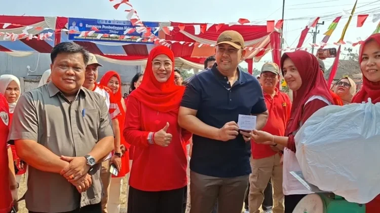 Bawa Sampah dari Rumah Dinas, M. Syukur Resmi Luncurkan Bank Sampah Baru