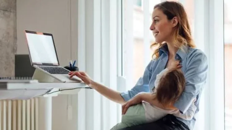 Kembali Bekerja Sambil Menyusui, Ini Tantangan Working Mom dan Cara Menjalaninya