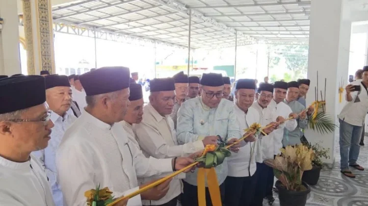 Wako Alfin Resmikan Fasilitas Tempat Wudhu Masjid Raya