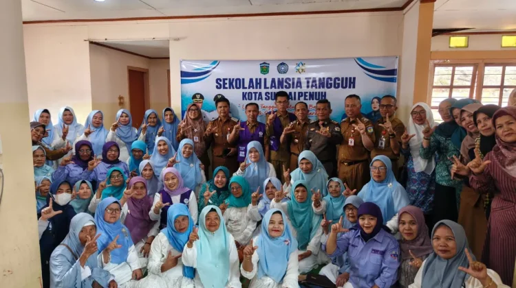 Sekolah Lansia Tangguh Perkuat Spiritual Lansia Sungai Penuh