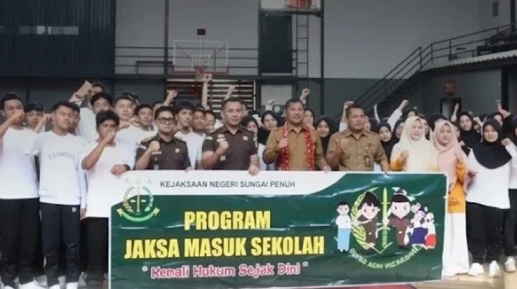 Kenali Hukum sejak Dini, Jaksa Sambangi Pelajar SMAN 1 Sungai Penuh