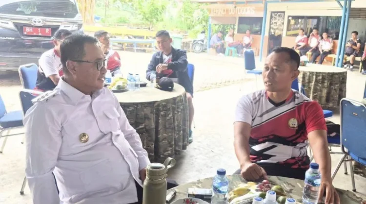 Wako Alfin dan Wawako Azhar Hadiri Pertandingan Eksibisi Futsal HUT TNI ke-81