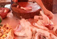 Harga Ayam Potong di Pasar Tradisional Semurup Naik Jadi Rp48.000 per Kilogram