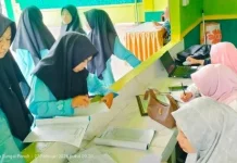 Guru Piket Kawal Suasana Belajar Aman dan Tertib di Madrasah