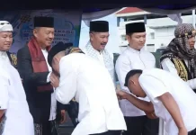 Bupati Monadi Rayakan Idul Fitri Bersama Warga, Tekankan  Kebersamaan
