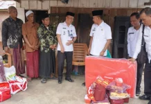 Wabup Merangin Salurkan Bantuan Bagi Korban Kebakaran