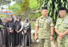 Dandim 0417/Kerinci Melayat ke Rumah Duka Istri Anggota Koramil 417-01/GK