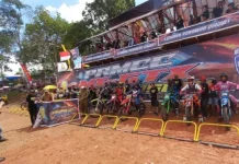 Ribuan Penonton Padati Lembah Penawar,Untuk Menonton Balap Motorcross