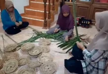 Piring Lidi Sawit Antipecah Jadi Peluang Usaha