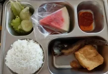Lele, Tahu dan Semangka Warnai Menu MBG untuk Siswa MTsN 2 Sungai Penuh