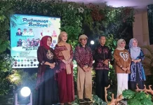 Semarak Parade Batik dan Lagu Daerah
