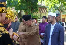 Wabup Merangin Ajak Santri Jadi Benteng Moral di Era Digital