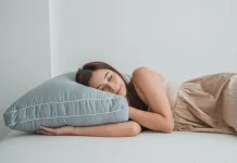 Posisi Bantal yang Benar saat Tidur