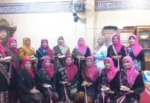 Penampilan tari rangguk yang memukau dari persatuan ibu ibu Rio Jayo