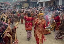 Tari Iyo-Iyo Hidupkan Warisan Adat Kenduri Sko Tanjung Pauh