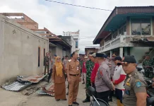 Wakil Bupati Murison Tinjau Rumah Warga yang Terdampak Puting Beliung