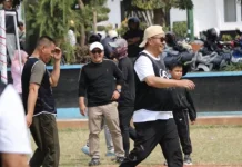 Jaga Sportivitas, Wako Alfin Ikuti Laga Sepak Bola