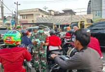 Asap Karhutla Ganggu Aktivitas, Danrem Bagikan Masker
