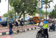 dalam Rangka HUT ke-81 RRI, SMA N 4 Angkatan 07 Bersama SMSI Bagikan 10 ribu Masker