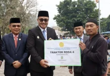 Wako Serahkan Bayuan Alsintan