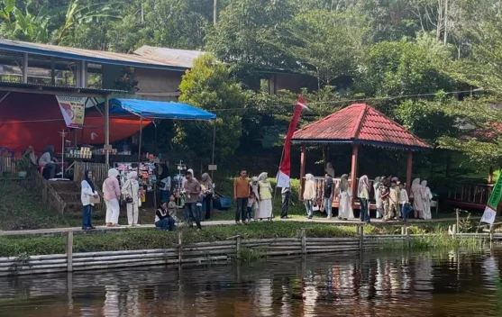 Taman Pertiwi Kerinci Diserbu Ribuan Wisatawan Lebaran