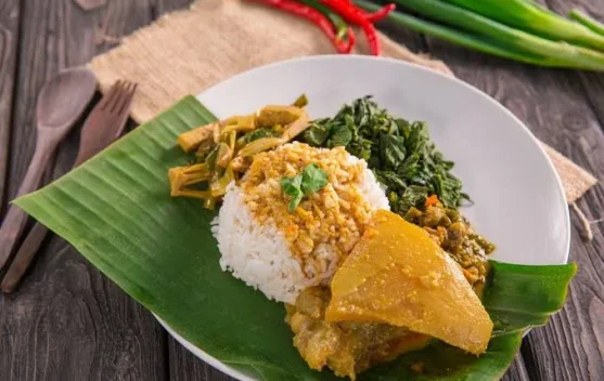 Cara Sehat Menyantap nasi Padang