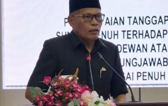 Wawako Azhar Hamzah Sampaikan Tanggapan Pemerintah atas Pandangan Umum Fraksi