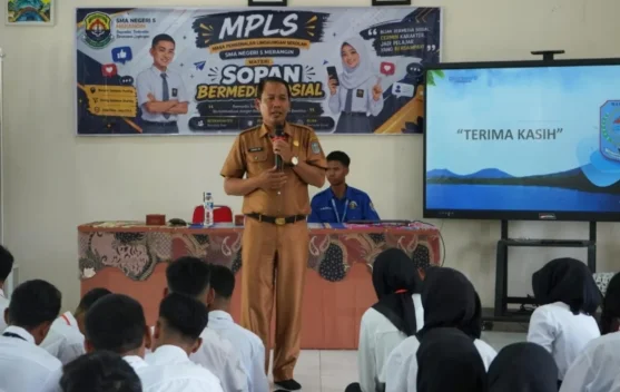 Dinas Kominfo Merangin Bekali Siswa Baru Etika Bermedia Sosial di Era Digital