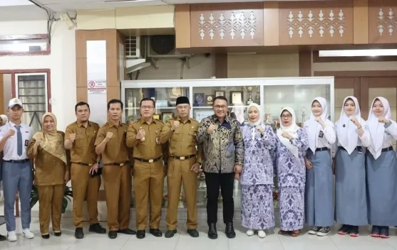 Wako Alfin Lepas Pelajar Terbaik Sungai Penuh ke Paskibraka Nasional dan Provinsi