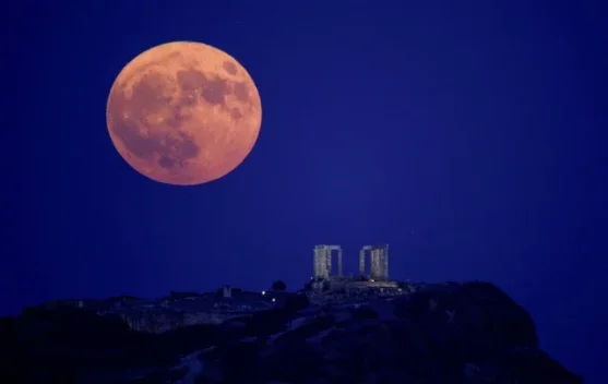 Bagaimana Cara Menyaksikan Sturgeon Moon yang Jarang Terjadi Ini?
