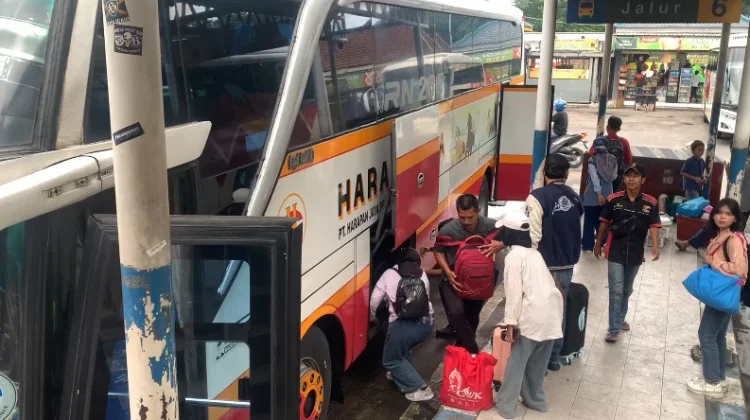 Libur Imlek Terminal Purabaya Alami Lonjakan Penumpang