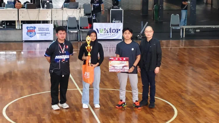 Cesar/Oci Juara Ganda Campuran Spartan XV Ubaya